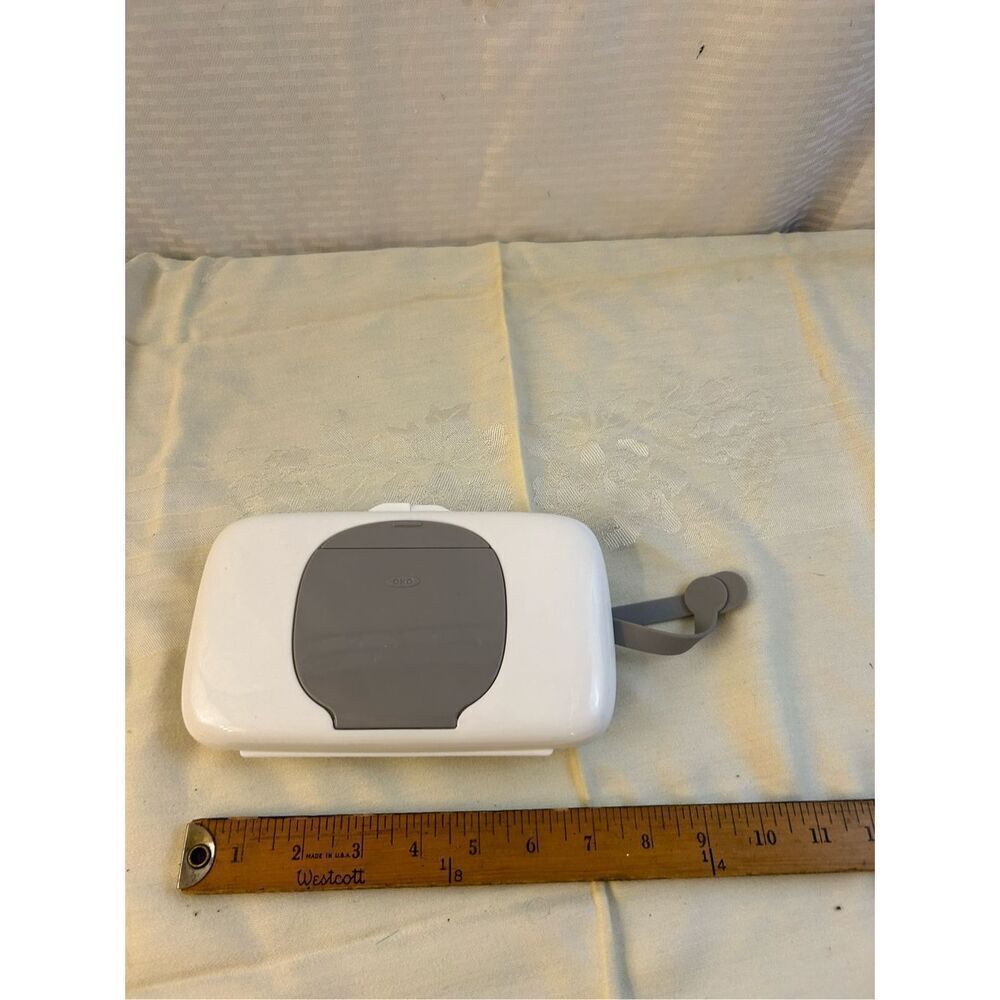 Oxo travel baby wipe‎ holder on the go dispenser container